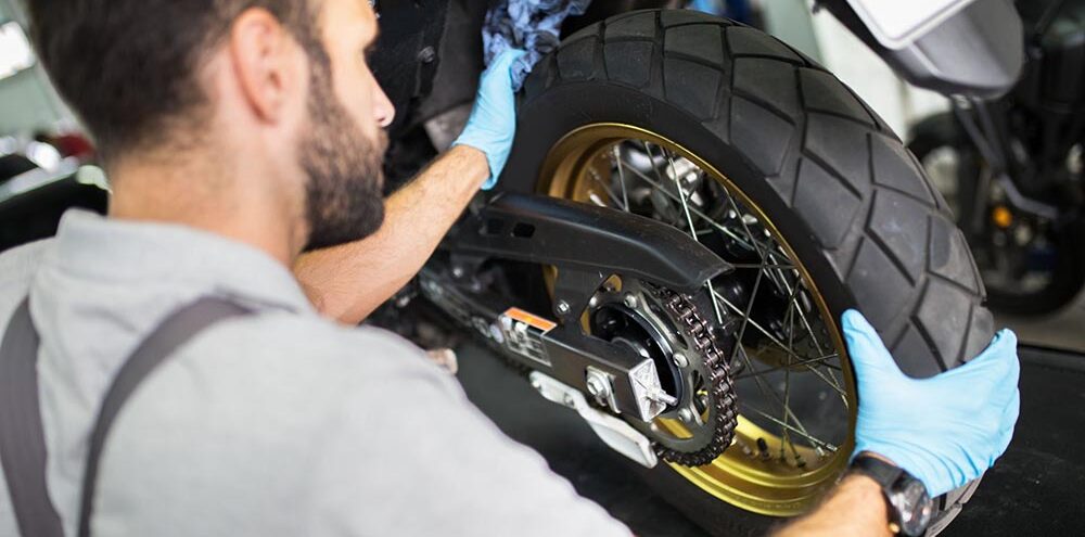 Gomme moto: Guida alla scelta per ogni stagione